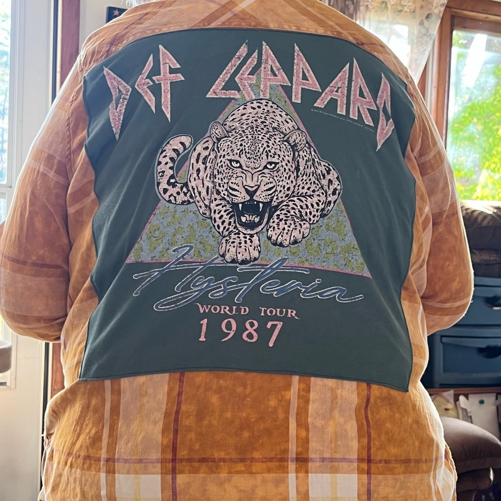 Up cycled Def Leppard Hysteria 1987 Tour flannel. Size Xl.
